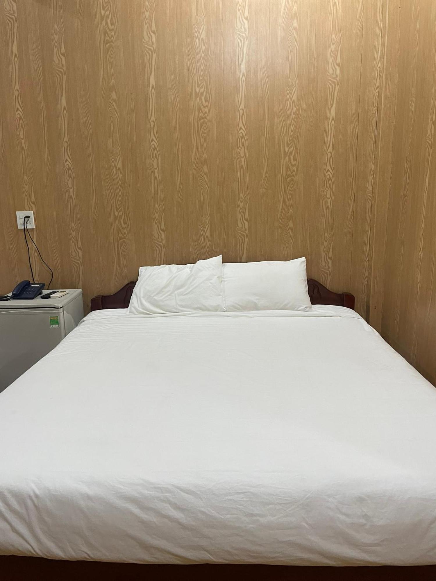 Hotel Khach San Huong Xua à Hà Tiên Extérieur photo