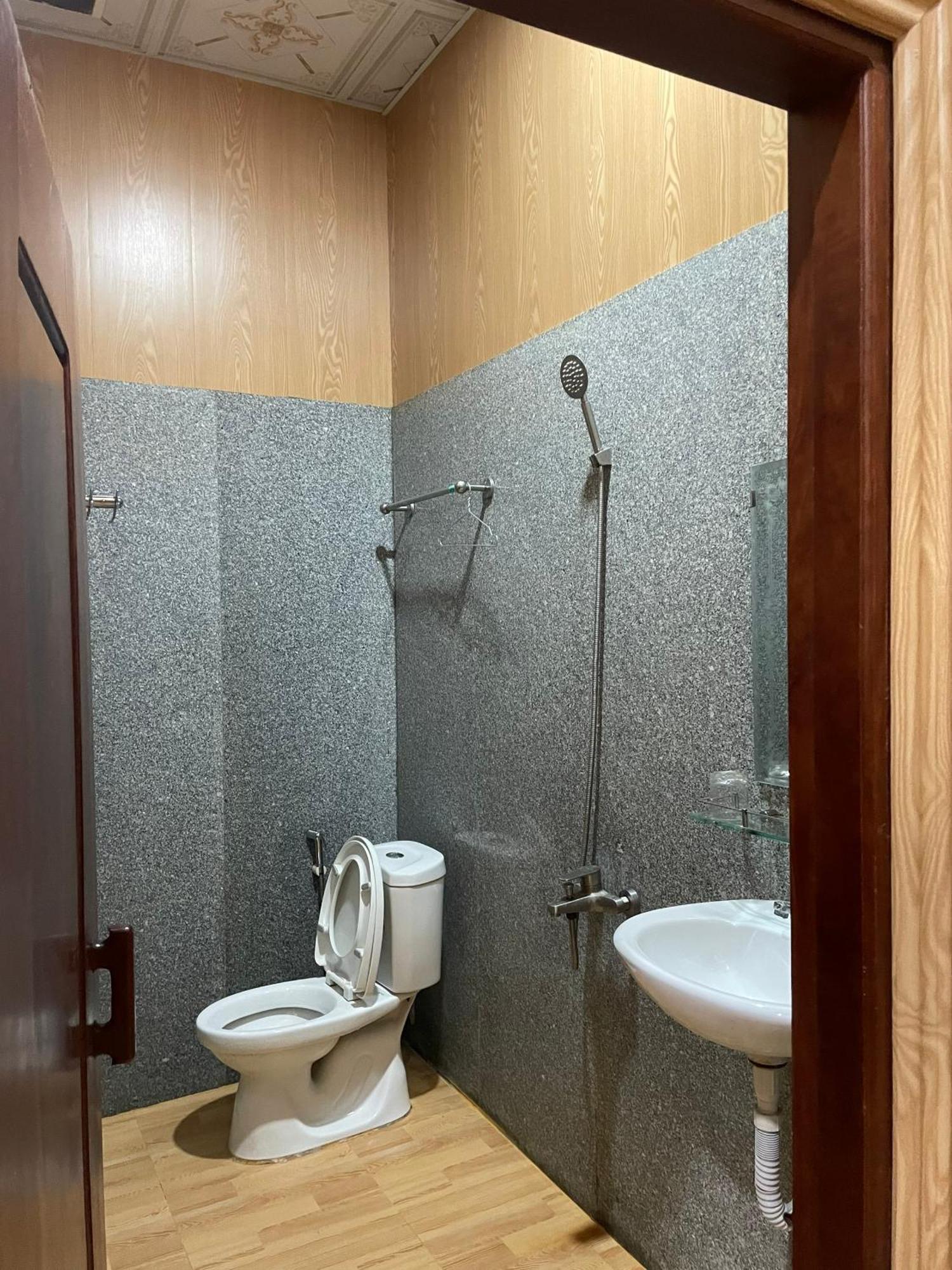 Hotel Khach San Huong Xua à Hà Tiên Extérieur photo